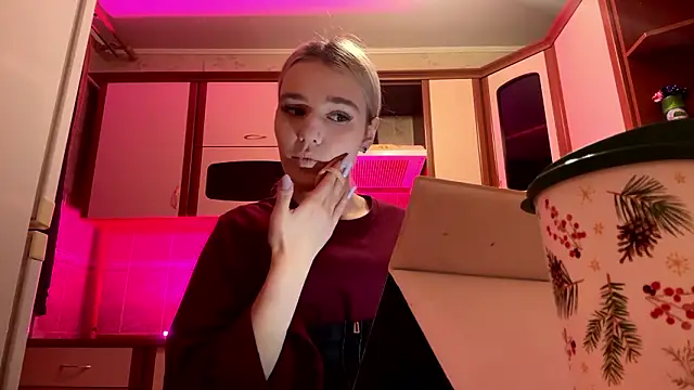 MiaBerlateen online show from February 2026 06:26:01 PM