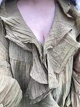 Snapshot of hamoi11 chatting on February 2026 02:51:01 AM hamoi11 online show from February 2026 02:51:01 AM