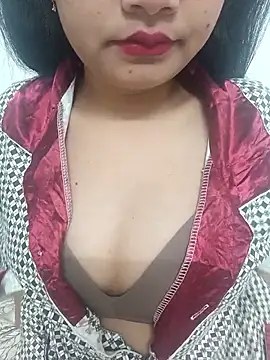 Snapshot of EliraMoon chatting on March 2026 05:15:01 PM EliraMoon online show from March 2026 05:15:01 PM