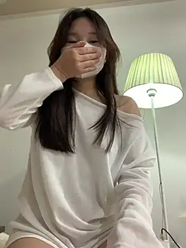 Snapshot of Rin-yiyi chatting on February 2026 04:47:01 PM Rin-yiyi online show from February 2026 04:47:01 PM