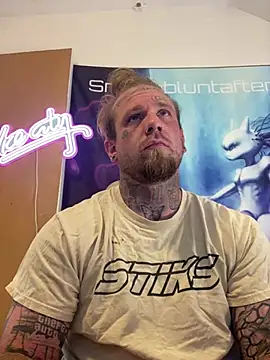 Snapshot of Smokebluntafterblunt chatting on May 2026 03:21:02 PM Smokebluntafterblunt online show from May 2026 03:21:02 PM