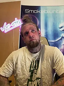 Snapshot of Smokebluntafterblunt chatting on June 2026 01:51:02 AM Smokebluntafterblunt online show from June 2026 01:51:02 AM