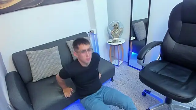 Snapshot of Tommas_Jhonson chatting on February 2026 03:51:02 AM Tommas Jhonson online show from February 2026 03:51:02 AM