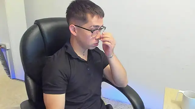 Snapshot of Tommas_Jhonson chatting on February 2026 03:37:02 AM Tommas Jhonson online show from February 2026 03:37:02 AM