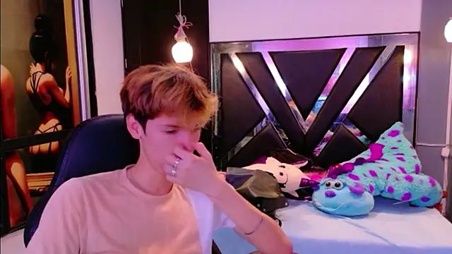 Liam Green1 online show from February 2026 12:10:02 PM