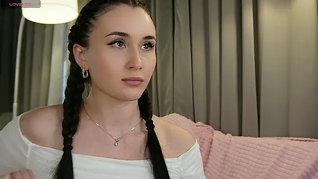 sweety pie girl online show from March 2026 01:39:01 PM