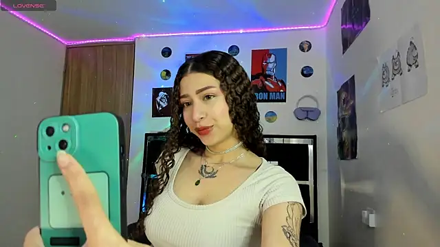 Snapshot of Alice_and_Amber_10 chatting on May 2026 02:25:01 PM Alice and Amber 10 online show from May 2026 02:25:01 PM