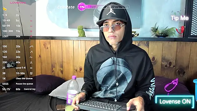 Snapshot of ItsZairen chatting on March 2026 07:54:02 AM ItsZairen online show from March 2026 07:54:02 AM