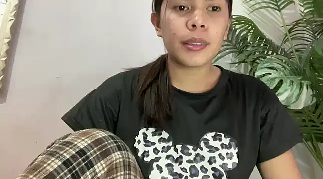 Snapshot of Mooree_naba chatting on March 2025 05:07:01 AM Mooree naba online show from March 2025 05:07:01 AM