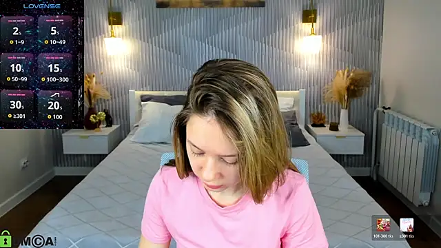 Mini Allice online show from March 2026 01:12:02 AM