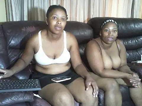 Snapshot of Caramel-Diva chatting on February 2026 08:08:02 AM Caramel-Diva online show from February 2026 08:08:02 AM