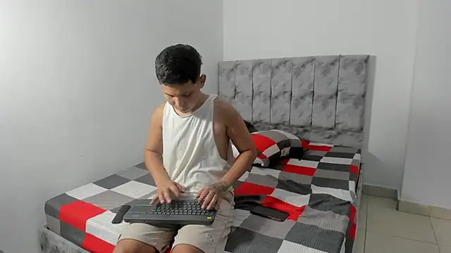 maykyboyx online show from March 2026 11:21:01 PM