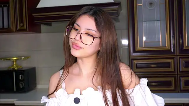 Snapshot of SulemaNeugin chatting on March 2026 07:15:01 AM SulemaNeugin online show from March 2026 07:15:01 AM