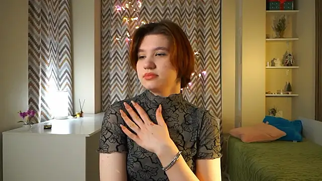 Snapshot of BelleHayton chatting on February 2026 03:46:01 PM BelleHayton online show from February 2026 03:46:01 PM