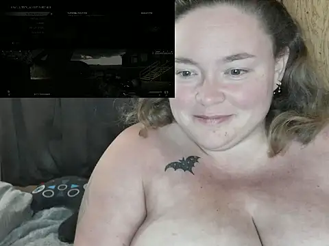 Snapshot of ladylynn13 chatting on April 2026 01:01:01 AM ladylynn13 online show from April 2026 01:01:01 AM