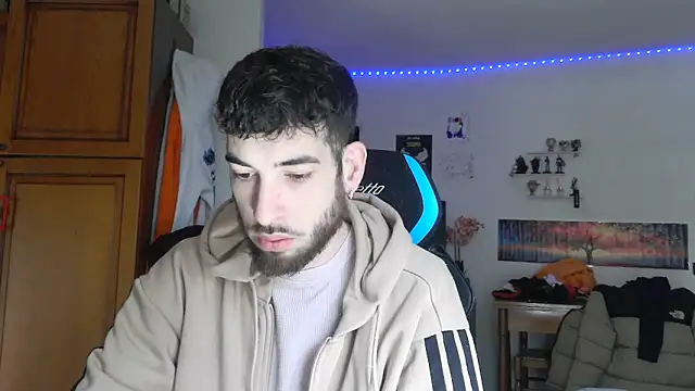 Snapshot of maestroboris95 chatting on March 2026 10:32:01 AM maestroboris95 online show from March 2026 10:32:01 AM