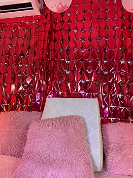 Snapshot of Woo_isDaphne chatting on February 2026 12:05:02 AM Woo isDaphne online show from February 2026 12:05:02 AM