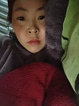 Snapshot of Yiyoongg chatting on May 2026 11:34:01 PM Yiyoongg online show from May 2026 11:34:01 PM