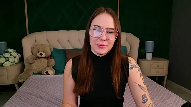 Snapshot of Arielle_Vade chatting on April 2026 05:19:01 AM Arielle Vade online show from April 2026 05:19:01 AM