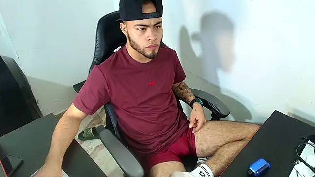 Xanderstone00 online show from February 2026 07:09:01 PM