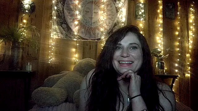 VelvetBrunetteXo online show from April 2026 02:06:01 AM