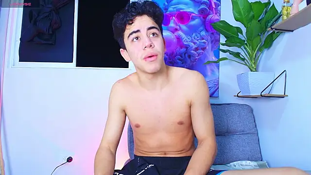 Gael moon  online show from March 2026 03:08:01 AM