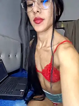Snapshot of Alannys19 chatting on June 2026 01:41:02 AM Alannys19 online show from June 2026 01:41:02 AM