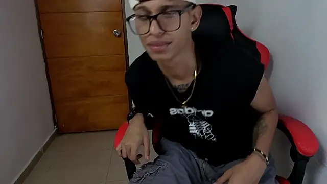 Niklausxxx online show from March 2026 04:40:02 AM