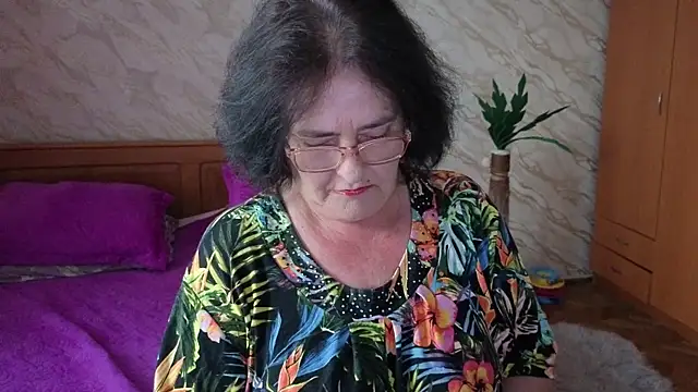 xMaryxAnne online show from June 2026 01:42:01 PM