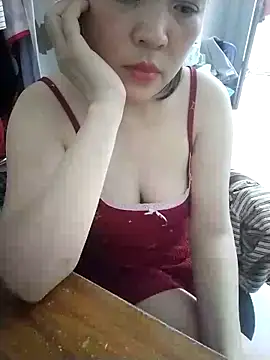 Snapshot of Strawberry-wet chatting on April 2026 05:43:01 AM Strawberry-wet online show from April 2026 05:43:01 AM