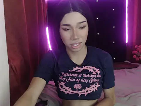 Queenoflustx online show from May 2026 04:24:02 PM