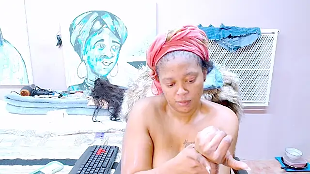 Snapshot of TyraHotxxx chatting on April 2026 04:39:01 AM TyraHotxxx online show from April 2026 04:39:01 AM