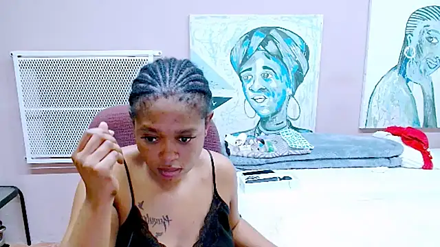 Snapshot of TyraHotxxx chatting on May 2026 01:12:01 AM TyraHotxxx online show from May 2026 01:12:01 AM