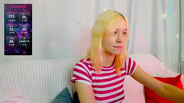 Snapshot of EmilyTrase chatting on March 2026 01:30:01 AM EmilyTrase online show from March 2026 01:30:01 AM