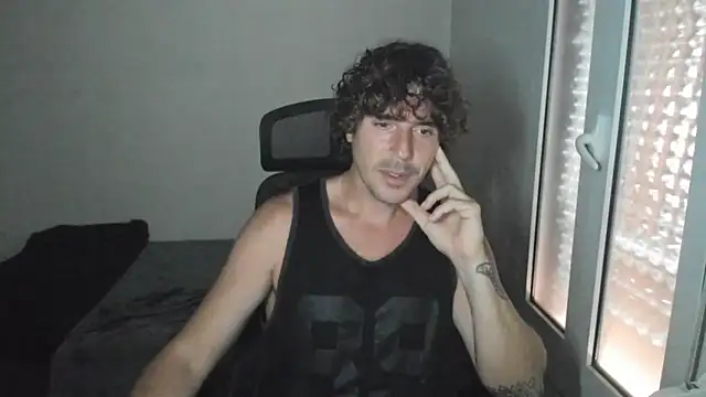 Snapshot of joaquin420_hot chatting on April 2026 04:15:02 PM joaquin420 hot online show from April 2026 04:15:02 PM