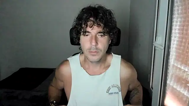 Snapshot of joaquin420_hot chatting on May 2026 03:41:01 PM joaquin420 hot online show from May 2026 03:41:01 PM