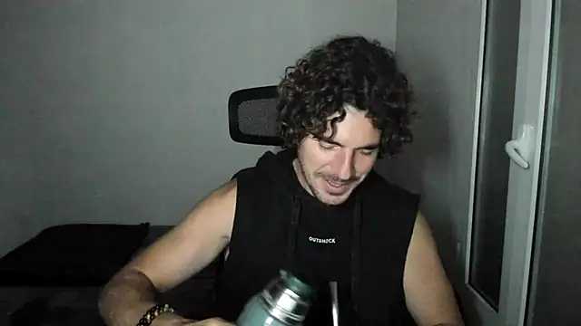 Snapshot of joaquin420_hot chatting on May 2026 02:41:01 AM joaquin420 hot online show from May 2026 02:41:01 AM
