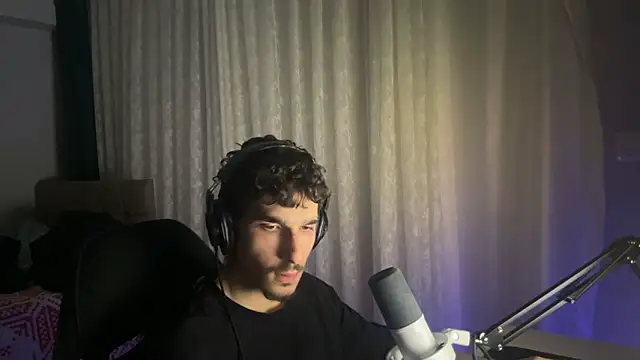 Snapshot of enesbabakral chatting on March 2026 04:14:02 PM enesbabakral online show from March 2026 04:14:02 PM