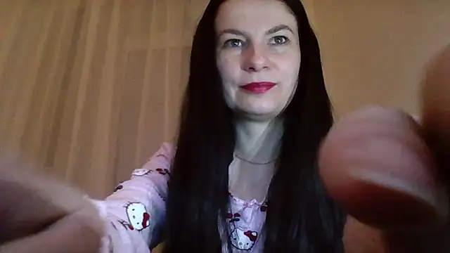 Clover Shine online show from February 2026 06:47:02 PM