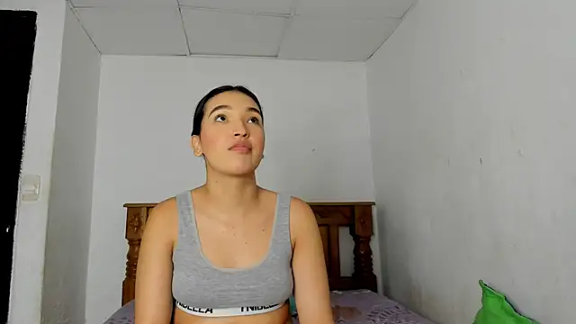 Snapshot of Scarlett_rossii chatting on March 2026 01:33:01 AM Scarlett rossii online show from March 2026 01:33:01 AM