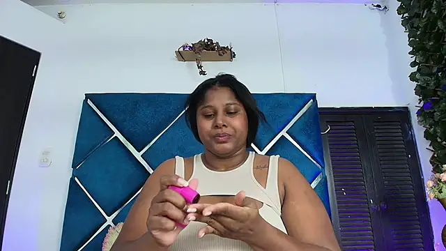 Snapshot of AlexaRousse4u chatting on June 2026 10:12:02 PM AlexaRousse4u online show from June 2026 10:12:02 PM