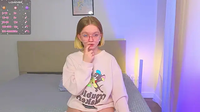 Snapshot of StellaBunny chatting on February 2026 10:23:01 AM StellaBunny online show from February 2026 10:23:01 AM