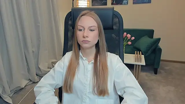 Snapshot of CarmenLipkin chatting on February 2026 02:34:01 PM CarmenLipkin online show from February 2026 02:34:01 PM