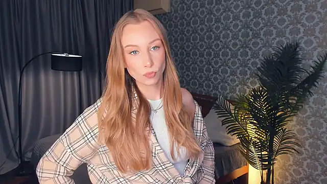 Snapshot of CarmenLipkin chatting on February 2026 03:02:02 PM CarmenLipkin online show from February 2026 03:02:02 PM