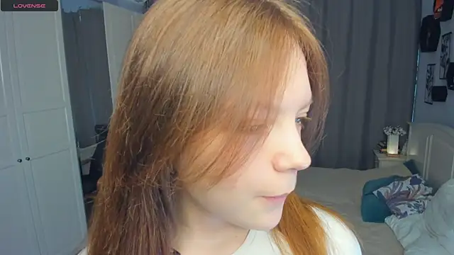 Snapshot of LavenderMitten chatting on June 2026 05:39:01 AM LavenderMitten online show from June 2026 05:39:01 AM