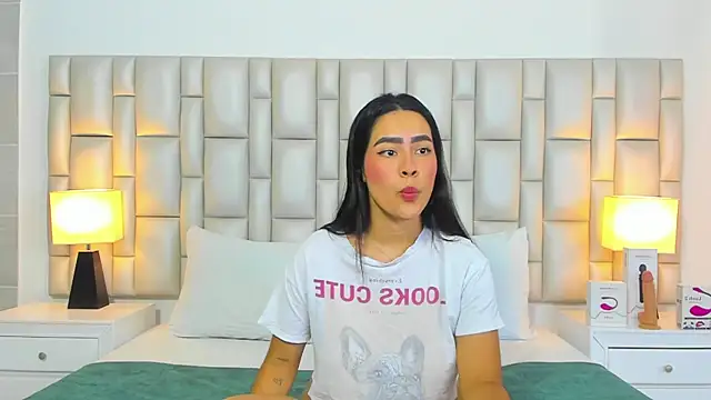 Snapshot of paola_katy_dicks chatting on November 2025 01:24:03 PM paola katy dicks online show from November 2025 01:24:03 PM