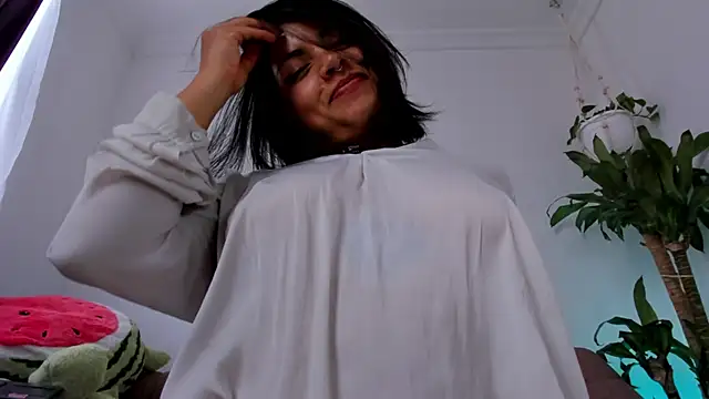Snapshot of sara-jules chatting on May 2026 03:28:01 PM sara-jules online show from May 2026 03:28:01 PM