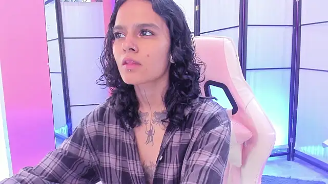 Julianne 7 online show from February 2026 07:32:02 PM