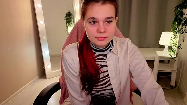 Snapshot of Monaswetty chatting on February 2026 07:31:01 AM Monaswetty online show from February 2026 07:31:01 AM