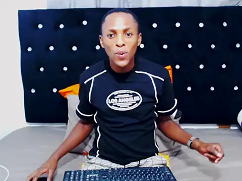 NtandoXx online show from April 2026 11:05:02 PM